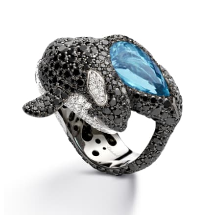 High Jewellery ring representing an orca