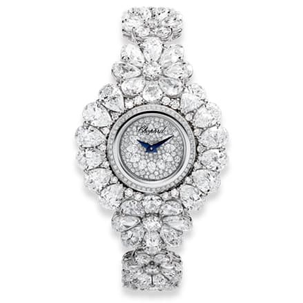 다이아몬드가 세팅된 아름다운 시계 